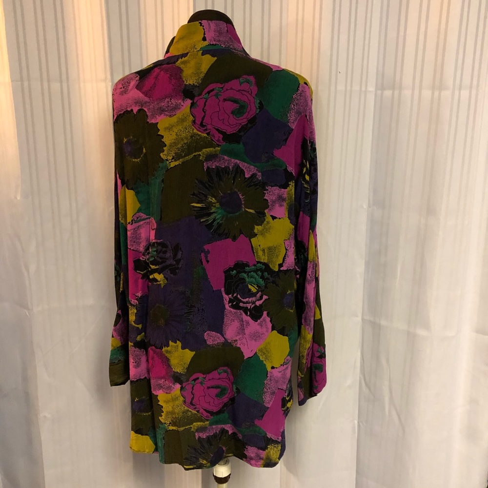 Raglan sleeve multi colored blouse